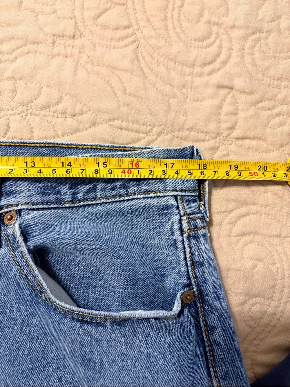 Levi’s 501 Original Fit Jeans 36x32 Light Wash Straight Leg Button Fly